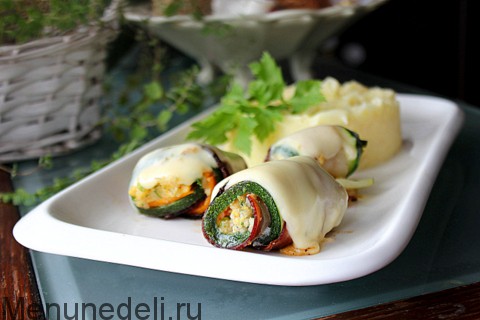 Рулетики с беконом и цуккини | Меню недели