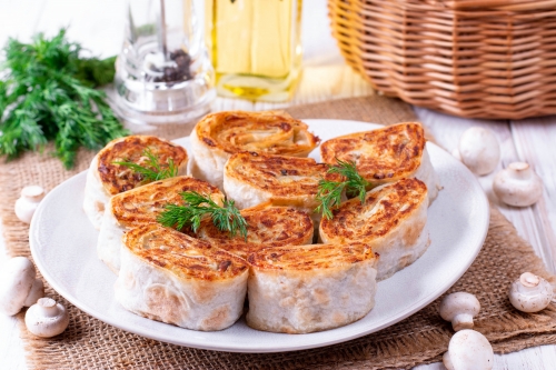 Рулеты из лаваша с картофелем и грибами