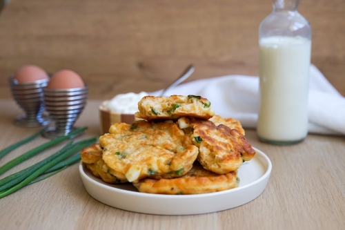 Ленивые пирожки с зелёным луком и яйцом: пошаговый рецепт с фото | Меню недели