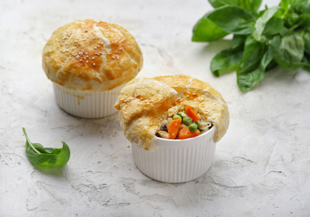 Как приготовить закрытый пирог с курицей и овощами | Меню недели
