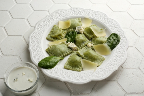 Равиоли со шпинатом и курицей | Меню недели Равиоли со шпинатом и курицей: рецепт пошаговый с фото