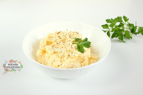 Классический еврейский салат с сыром, чесноком и майонезом: рецепт с фото пошагово | Меню недели