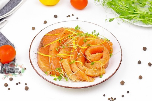Как посолить красную рыбу в домашних условиях вкусно и быстро: рецепт с видео и фото пошагово | Меню недели