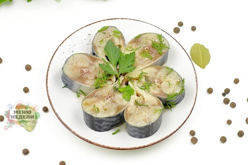 Очень вкусная малосольная скумбрия в домашних условиях: рецепт с видео и фото пошагово | Меню недели